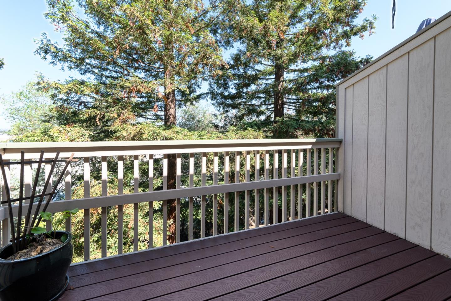 Detail Gallery Image 8 of 18 For 24020 Janssen Ct, Hayward,  CA 94541 - 2 Beds | 2/1 Baths