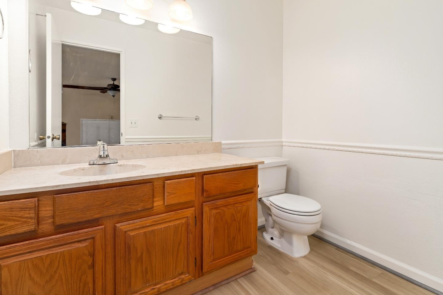 Detail Gallery Image 9 of 18 For 24020 Janssen Ct, Hayward,  CA 94541 - 2 Beds | 2/1 Baths