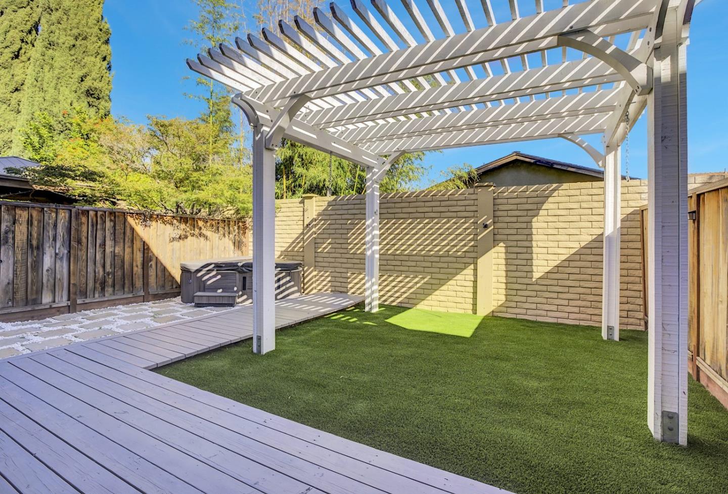 Detail Gallery Image 14 of 17 For 2980 Benjamin Grn, Fremont,  CA 94538 - 3 Beds | 2/1 Baths