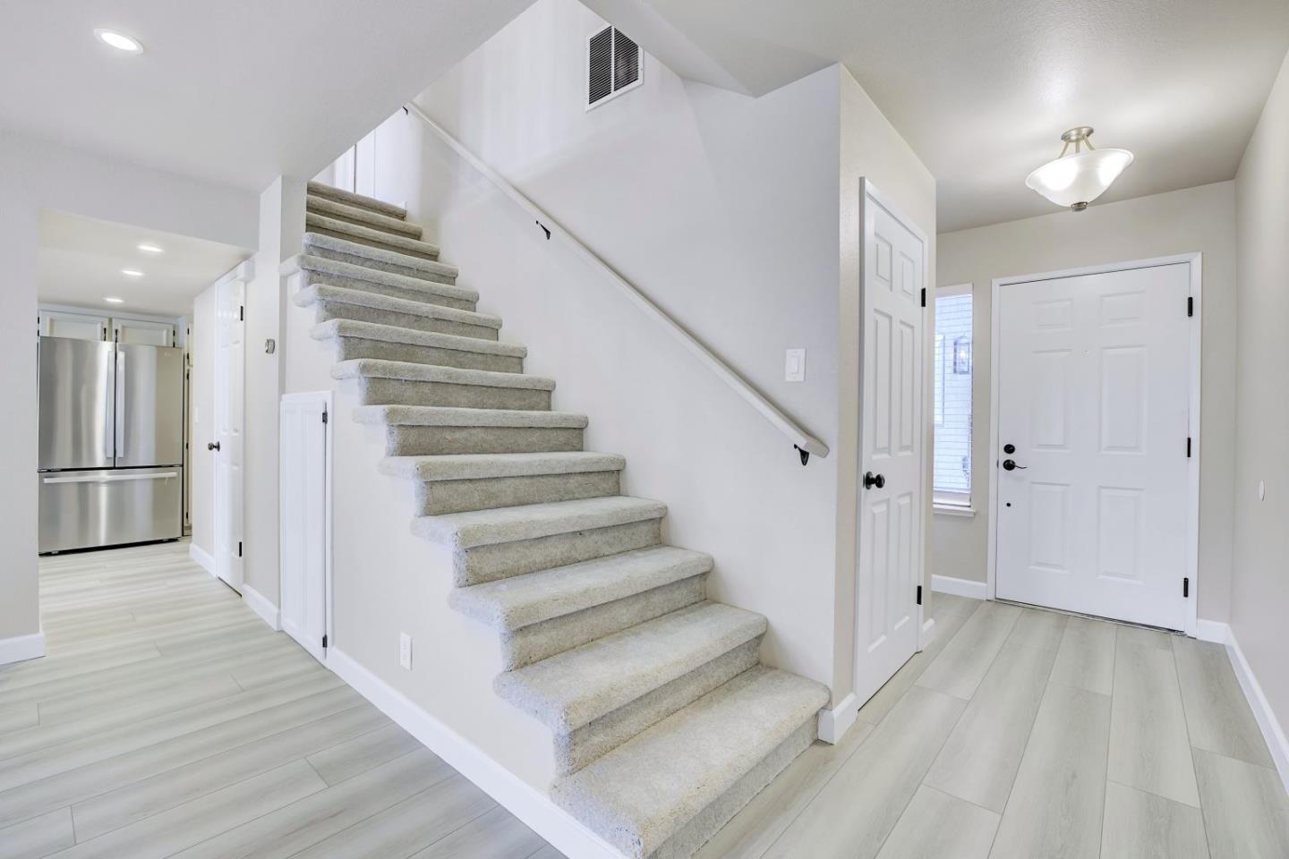 Detail Gallery Image 8 of 17 For 2980 Benjamin Grn, Fremont,  CA 94538 - 3 Beds | 2/1 Baths