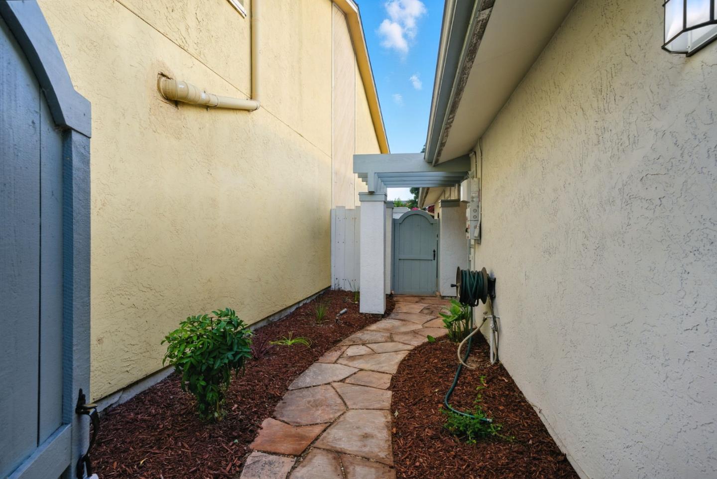 Detail Gallery Image 44 of 55 For 1258 Malta Ln, Foster City,  CA 94404 - 3 Beds | 2 Baths
