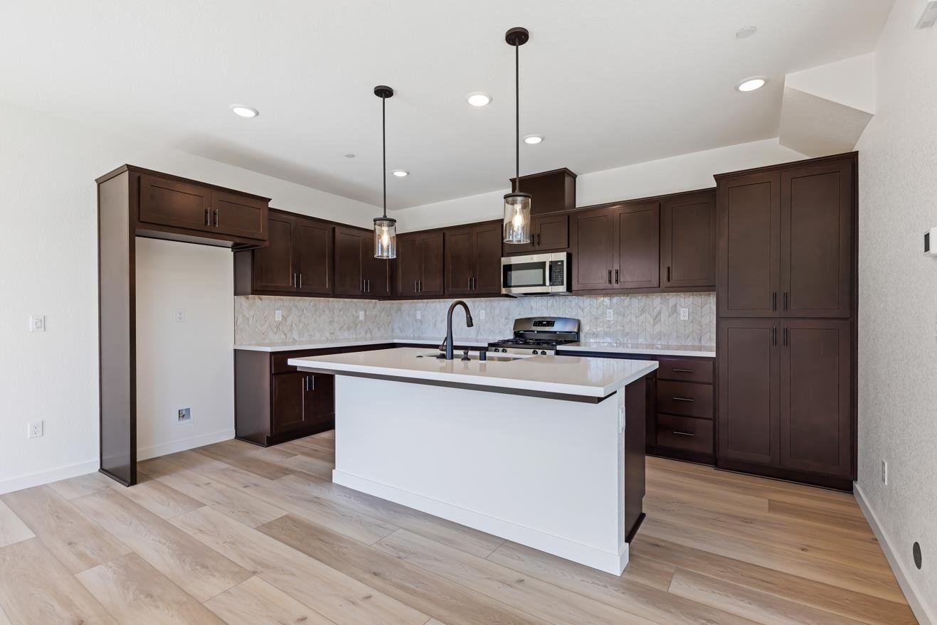 Detail Gallery Image 8 of 15 For 5972 Virtual Ct, San Jose,  CA 95119 - 2 Beds | 2/1 Baths