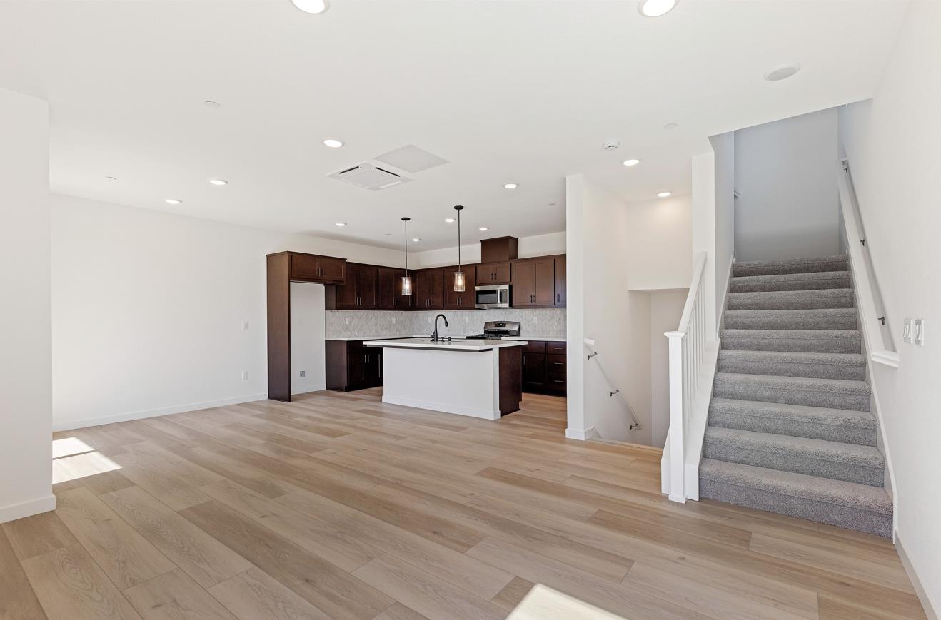 Detail Gallery Image 9 of 15 For 5972 Virtual Ct, San Jose,  CA 95119 - 2 Beds | 2/1 Baths