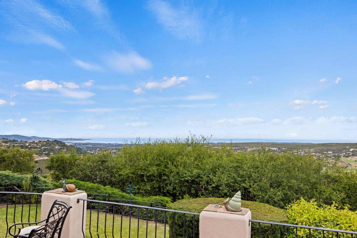 Detail Gallery Image 3 of 6 For 25548 Paseo De Cumbre, Monterey,  CA 93940 - 4 Beds | 4/1 Baths