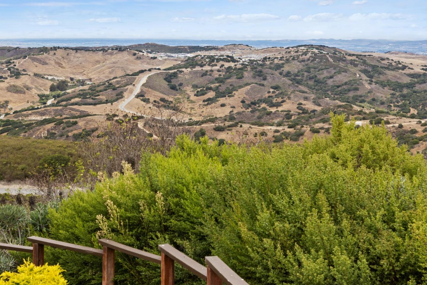 Detail Gallery Image 4 of 6 For 25548 Paseo De Cumbre, Monterey,  CA 93940 - 4 Beds | 4/1 Baths