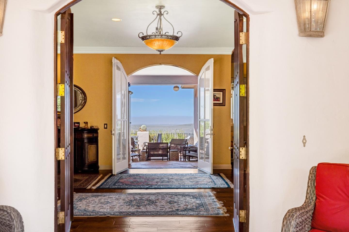 Detail Gallery Image 8 of 26 For 25548 Paseo De Cumbre, Monterey,  CA 93940 - 4 Beds | 4/1 Baths