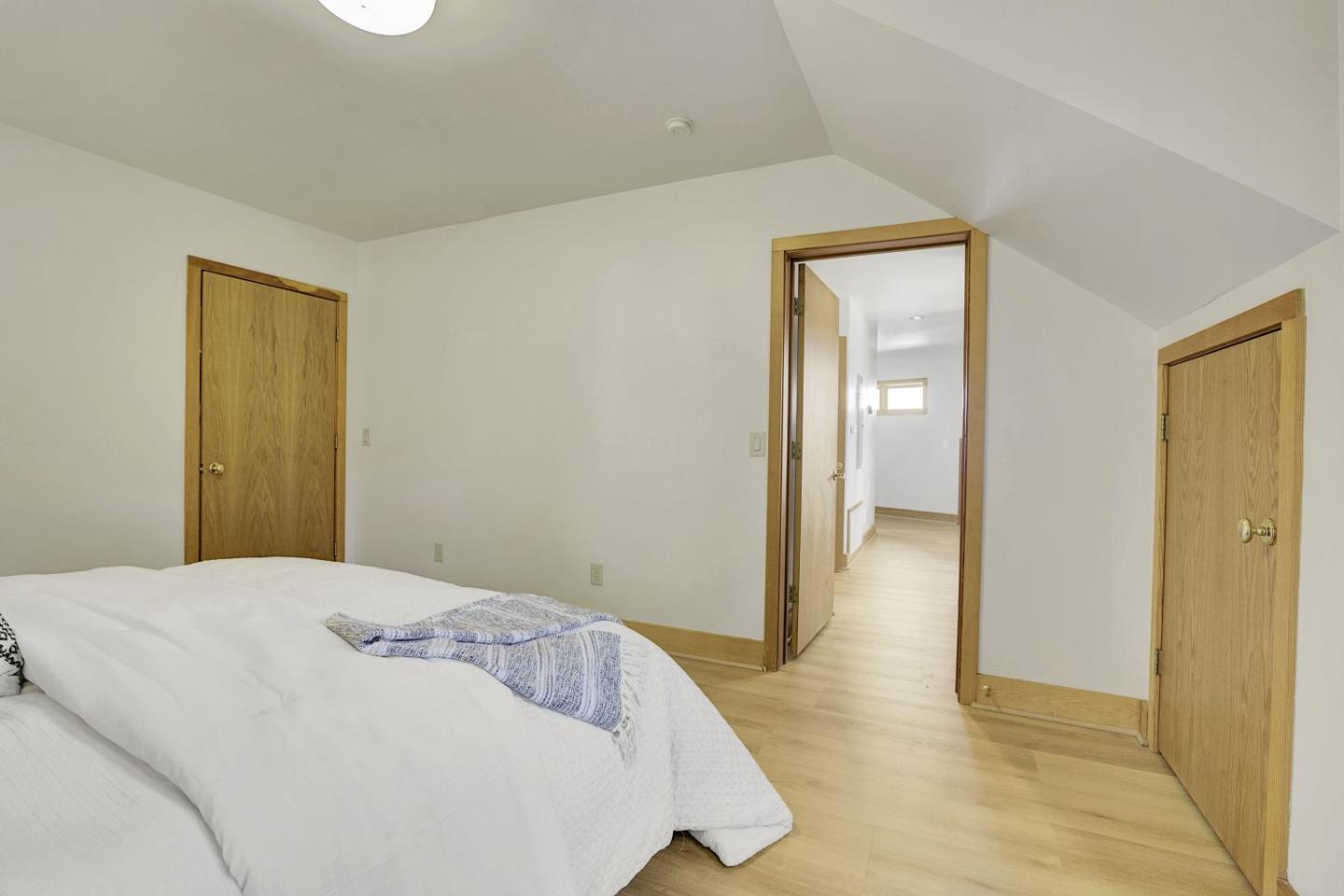 Detail Gallery Image 11 of 57 For 50 Hermosa Ave, Oakland,  CA 94618 - 4 Beds | 2 Baths
