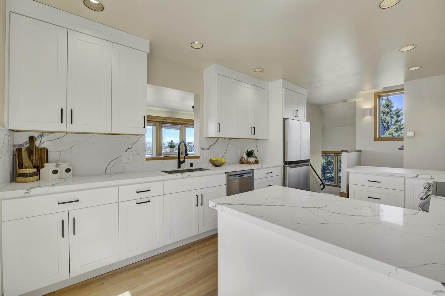 Detail Gallery Image 16 of 57 For 50 Hermosa Ave, Oakland,  CA 94618 - 4 Beds | 2 Baths