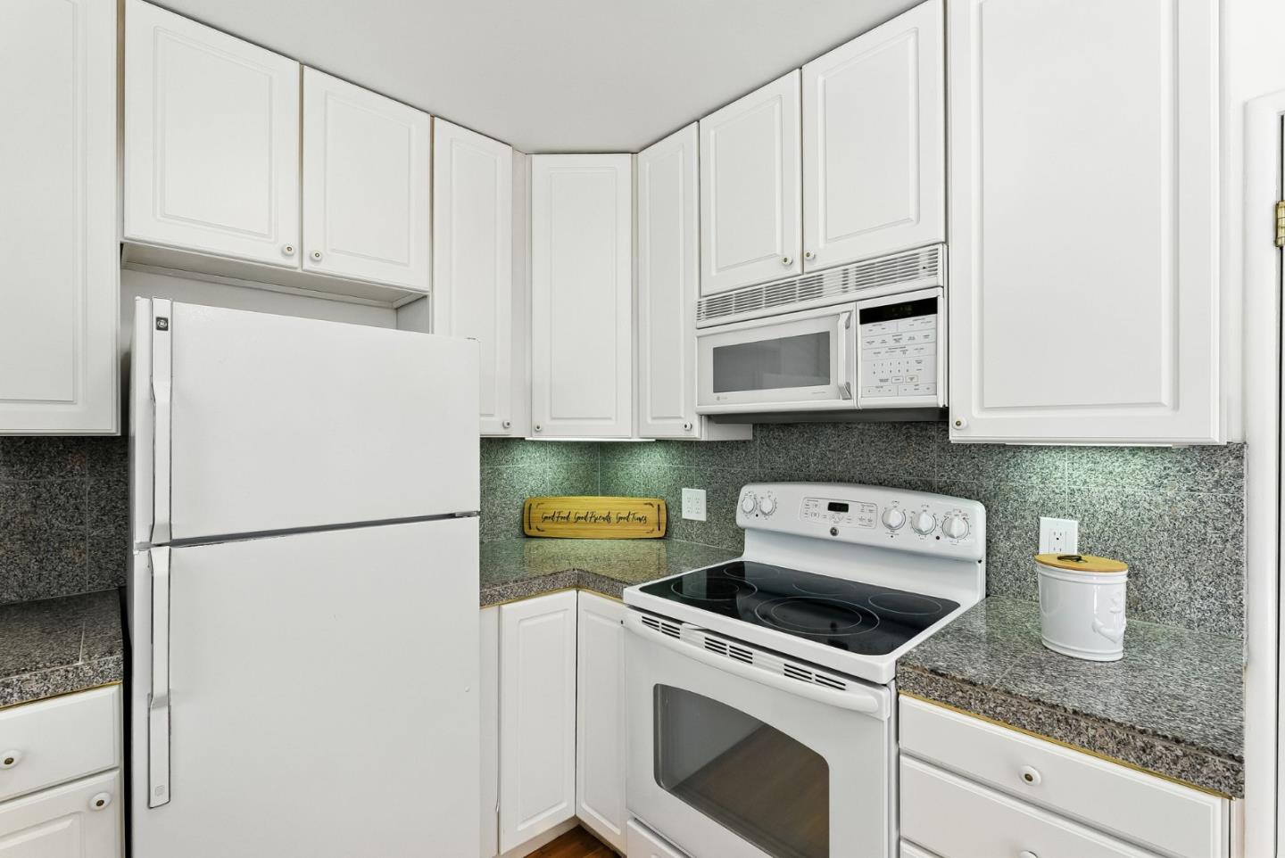 Detail Gallery Image 11 of 42 For 271 41st Ave, San Mateo,  CA 94403 - 2 Beds | 1 Baths