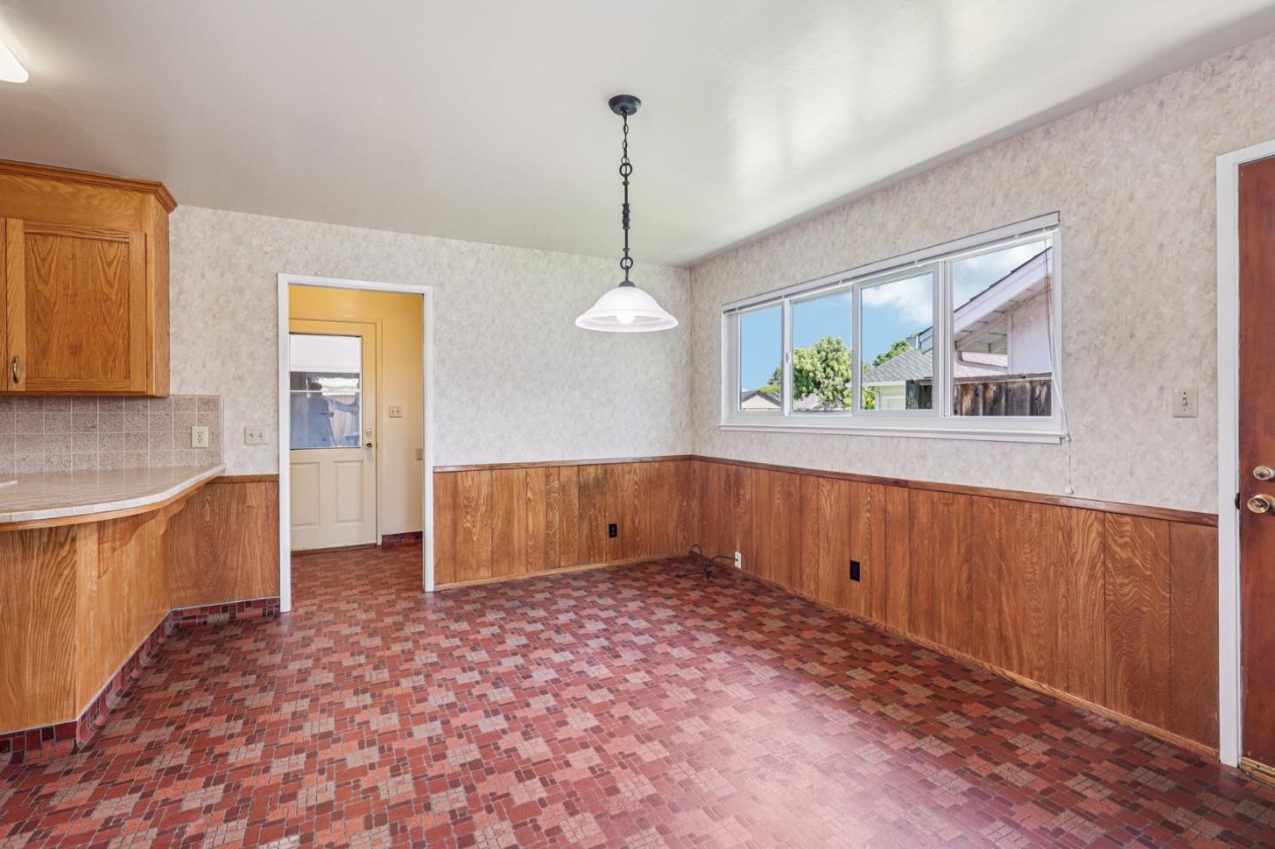 Detail Gallery Image 11 of 66 For 1984 Kobara Ln, San Jose,  CA 95124 - 4 Beds | 2/1 Baths
