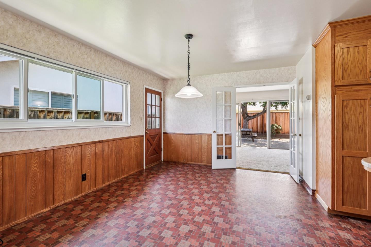 Detail Gallery Image 12 of 66 For 1984 Kobara Ln, San Jose,  CA 95124 - 4 Beds | 2/1 Baths