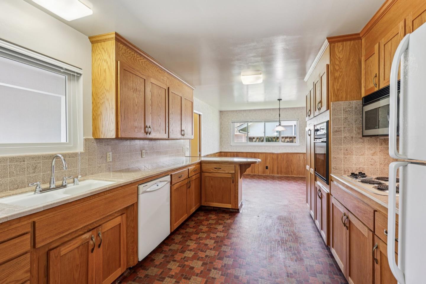 Detail Gallery Image 15 of 66 For 1984 Kobara Ln, San Jose,  CA 95124 - 4 Beds | 2/1 Baths