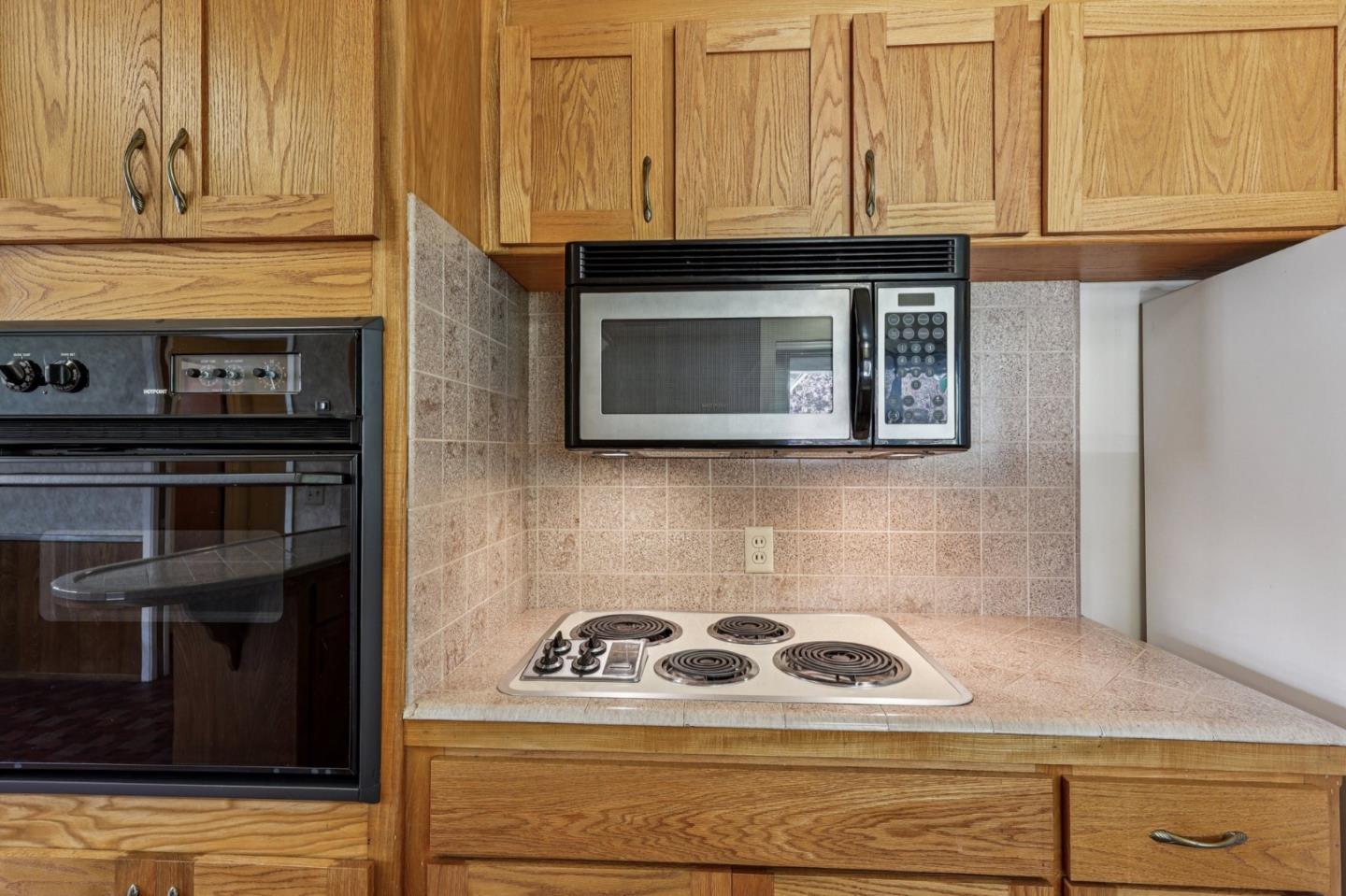Detail Gallery Image 18 of 66 For 1984 Kobara Ln, San Jose,  CA 95124 - 4 Beds | 2/1 Baths
