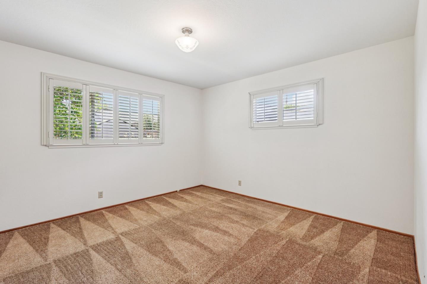 Detail Gallery Image 33 of 66 For 1984 Kobara Ln, San Jose,  CA 95124 - 4 Beds | 2/1 Baths