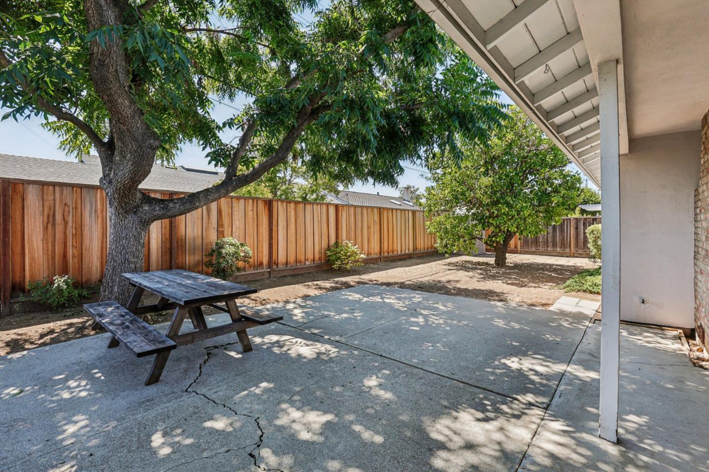 Detail Gallery Image 41 of 66 For 1984 Kobara Ln, San Jose,  CA 95124 - 4 Beds | 2/1 Baths