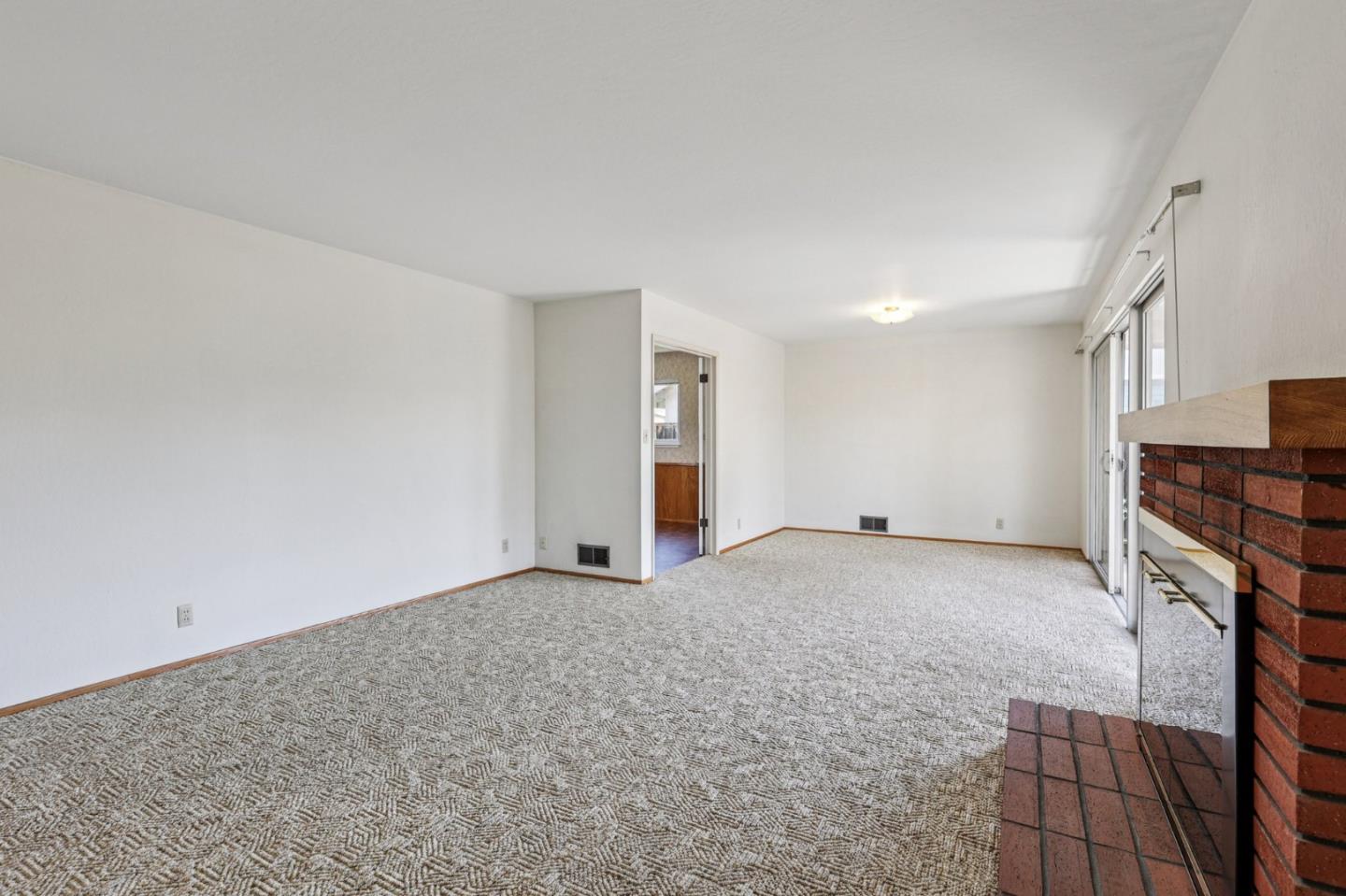 Detail Gallery Image 5 of 66 For 1984 Kobara Ln, San Jose,  CA 95124 - 4 Beds | 2/1 Baths