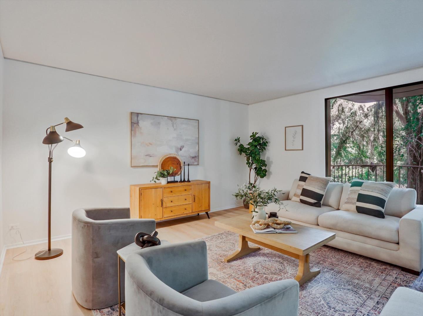 Detail Gallery Image 1 of 28 For 4100 Folsom Blvd 2b,  Sacramento,  CA 95819 - 3 Beds | 2 Baths