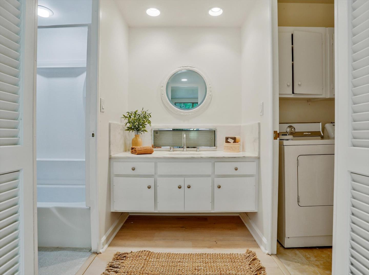 Detail Gallery Image 12 of 28 For 4100 Folsom Blvd 2b,  Sacramento,  CA 95819 - 3 Beds | 2 Baths