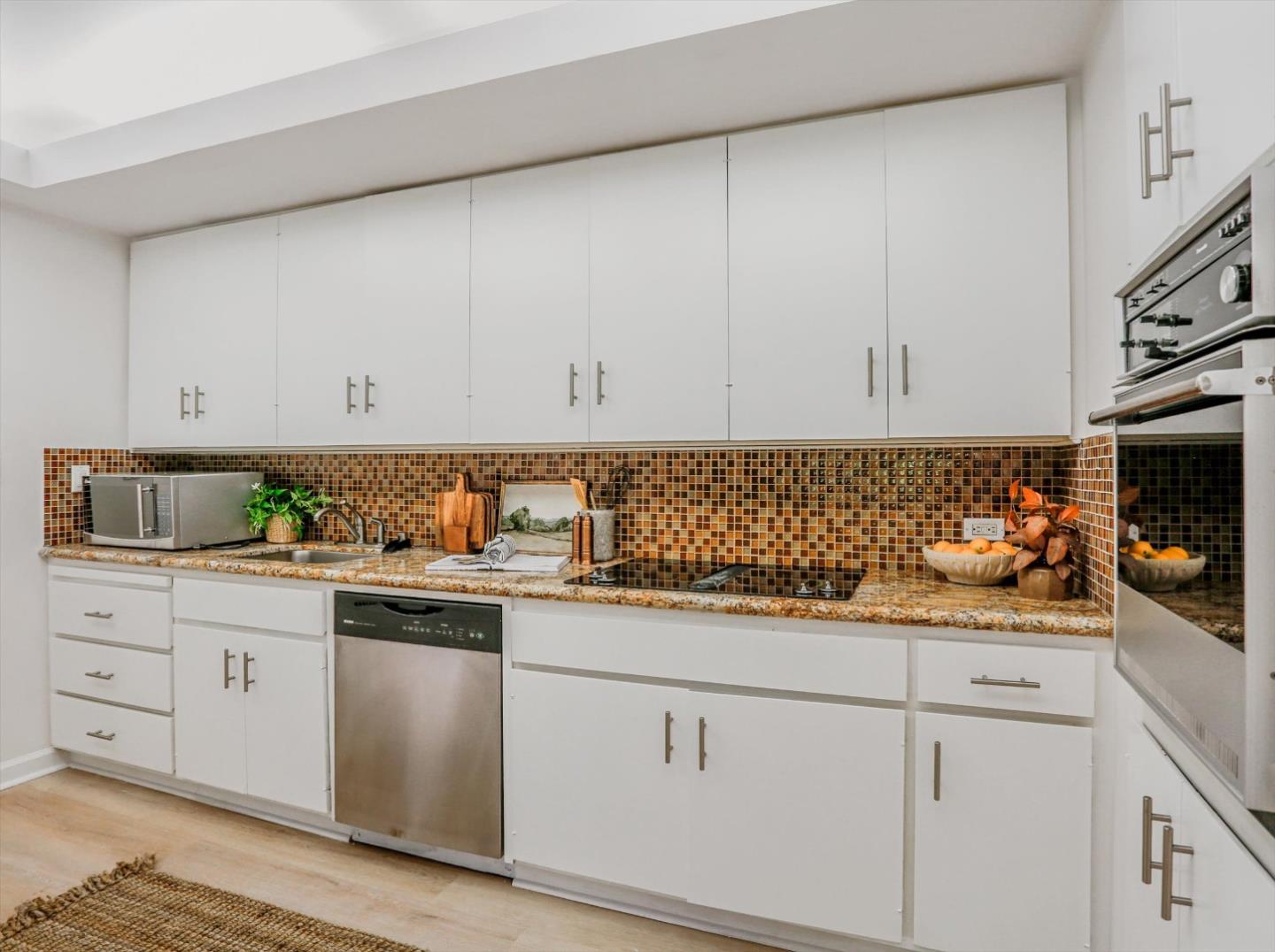 Detail Gallery Image 5 of 28 For 4100 Folsom Blvd 2b,  Sacramento,  CA 95819 - 3 Beds | 2 Baths
