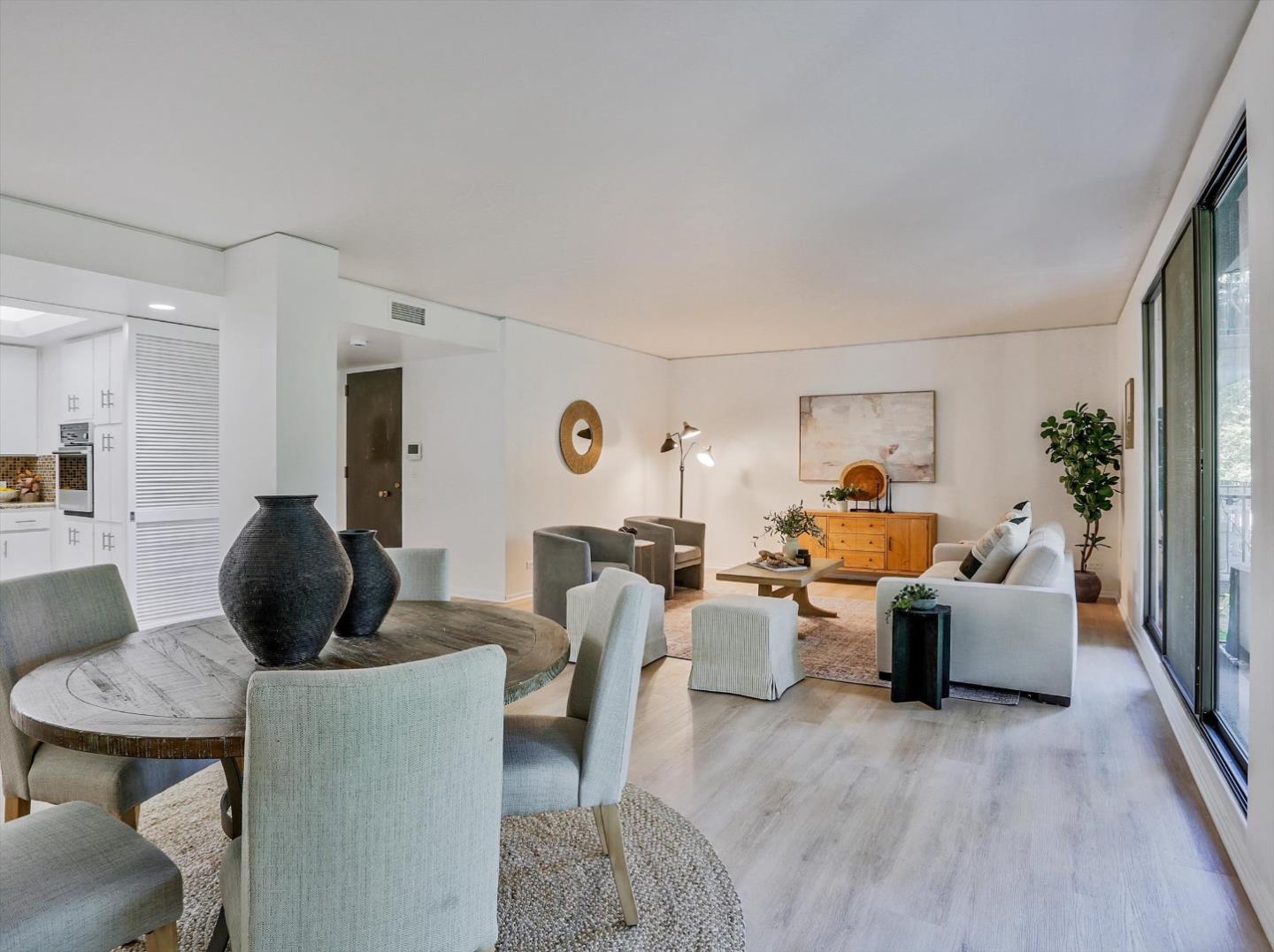 Detail Gallery Image 6 of 28 For 4100 Folsom Blvd 2b,  Sacramento,  CA 95819 - 3 Beds | 2 Baths