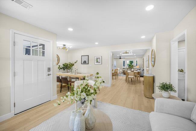 Detail Gallery Image 4 of 36 For 362 N Murphy Ave, Sunnyvale,  CA 94085 - 3 Beds | 2/1 Baths