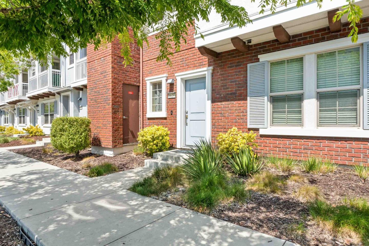 Detail Gallery Image 1 of 38 For 8629 Seawind Way, Newark,  CA 94560 - 2 Beds | 2/1 Baths