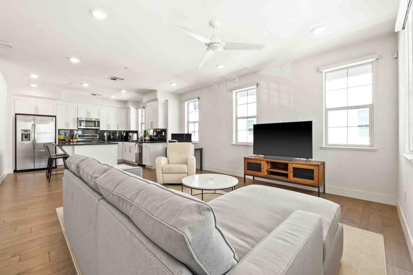 Detail Gallery Image 10 of 38 For 8629 Seawind Way, Newark,  CA 94560 - 2 Beds | 2/1 Baths
