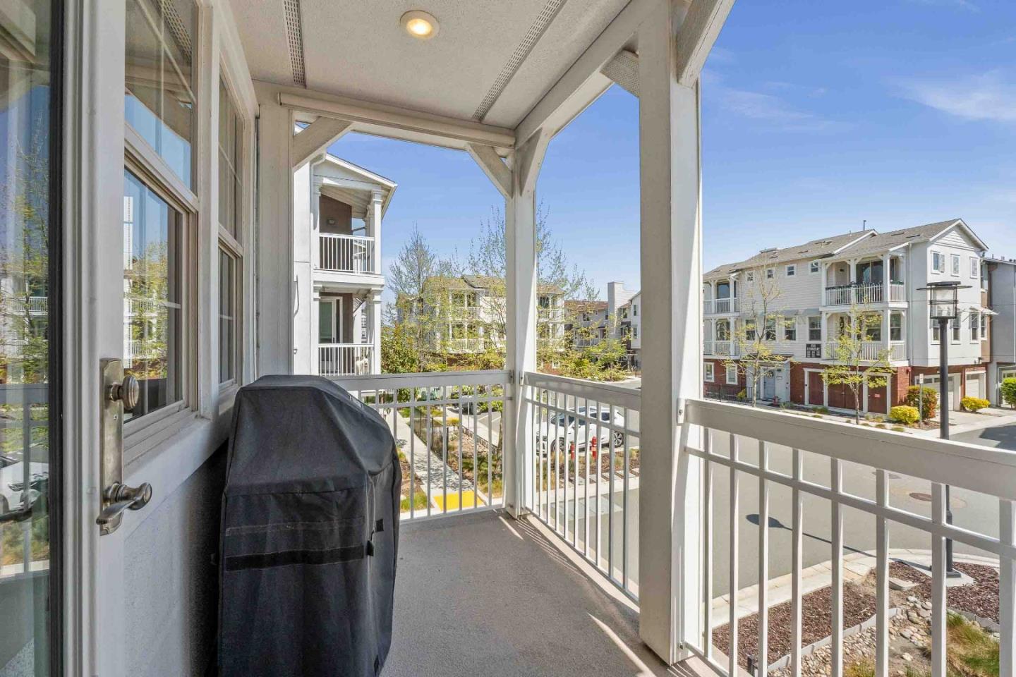 Detail Gallery Image 11 of 38 For 8629 Seawind Way, Newark,  CA 94560 - 2 Beds | 2/1 Baths