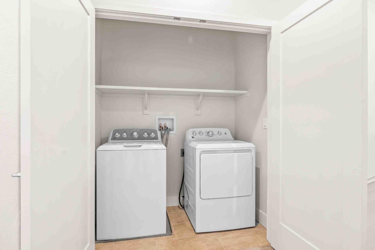 Detail Gallery Image 16 of 38 For 8629 Seawind Way, Newark,  CA 94560 - 2 Beds | 2/1 Baths