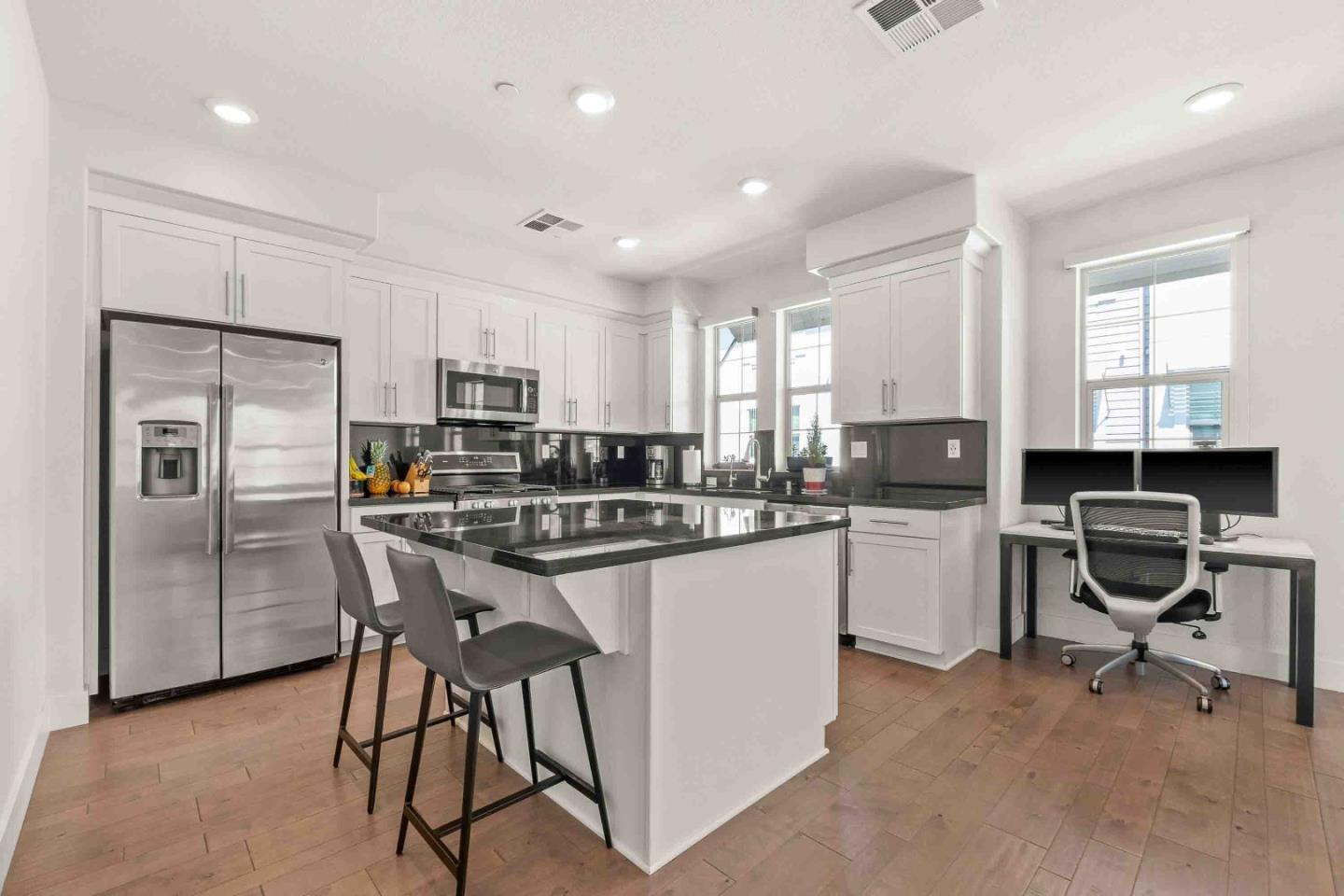 Detail Gallery Image 3 of 38 For 8629 Seawind Way, Newark,  CA 94560 - 2 Beds | 2/1 Baths