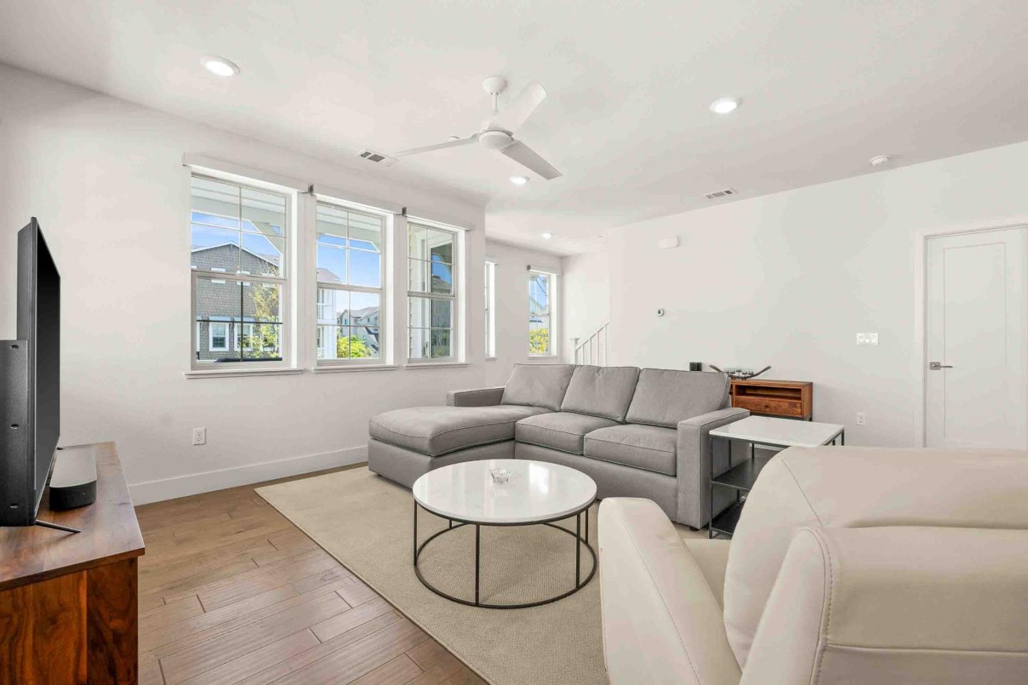 Detail Gallery Image 8 of 38 For 8629 Seawind Way, Newark,  CA 94560 - 2 Beds | 2/1 Baths