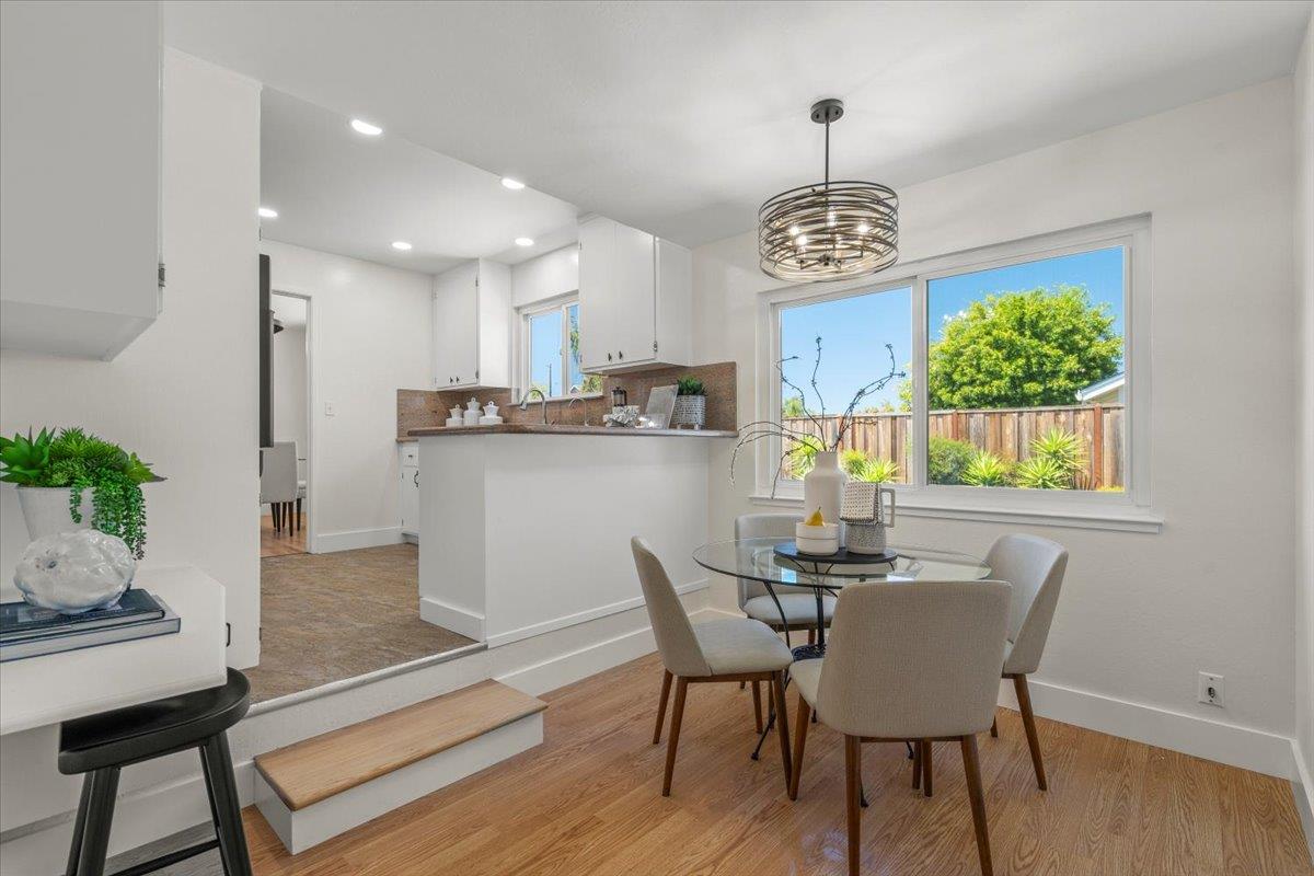 Detail Gallery Image 10 of 22 For 1585 Inverness Cir, San Jose,  CA 95124 - 4 Beds | 2/1 Baths