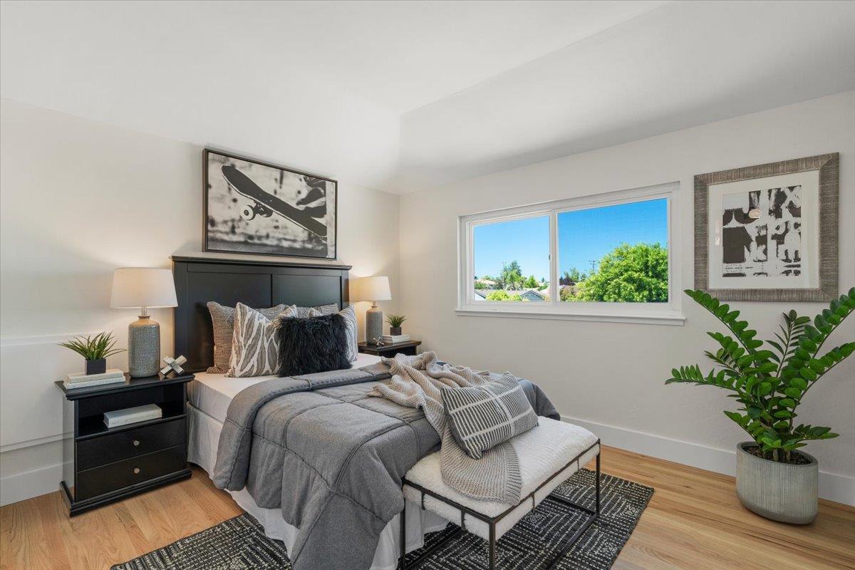 Detail Gallery Image 14 of 22 For 1585 Inverness Cir, San Jose,  CA 95124 - 4 Beds | 2/1 Baths