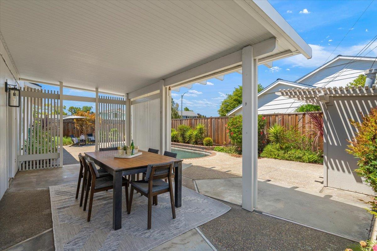 Detail Gallery Image 18 of 22 For 1585 Inverness Cir, San Jose,  CA 95124 - 4 Beds | 2/1 Baths
