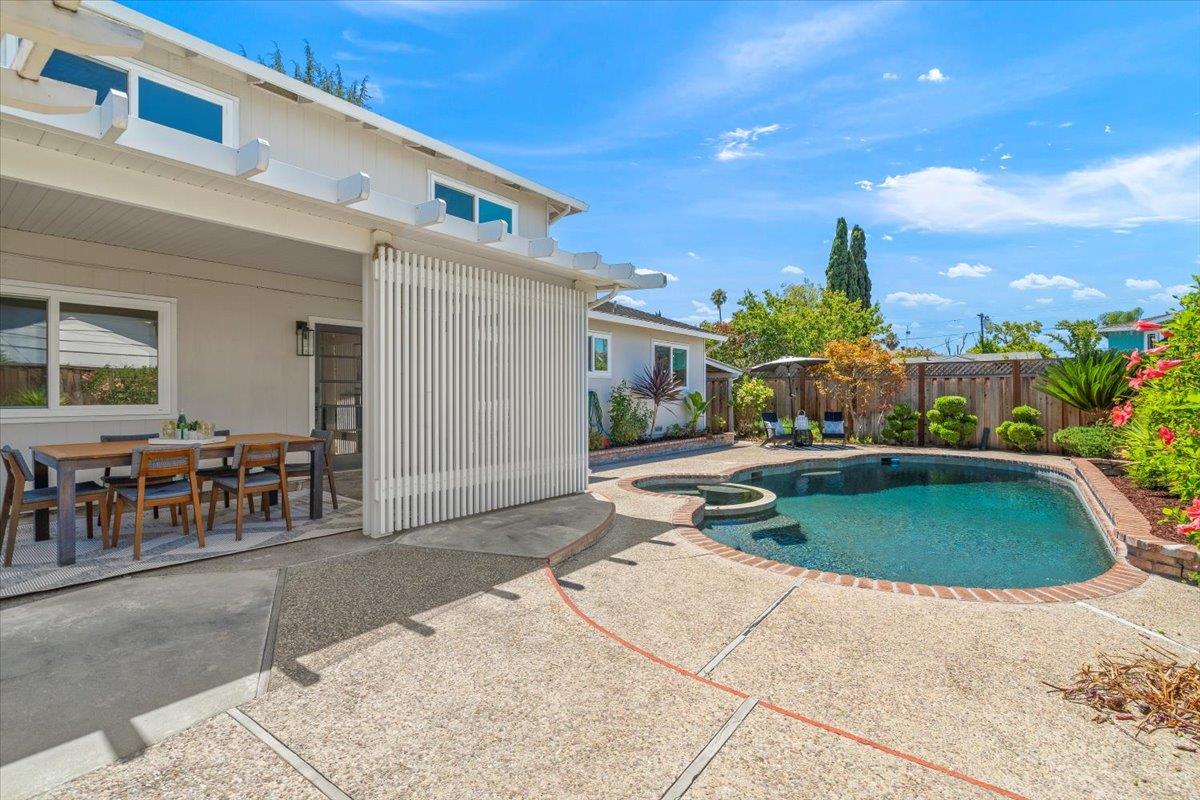 Detail Gallery Image 19 of 22 For 1585 Inverness Cir, San Jose,  CA 95124 - 4 Beds | 2/1 Baths