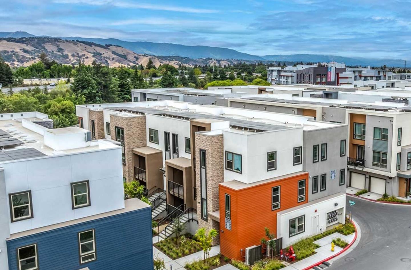 Detail Gallery Image 6 of 27 For 6694 Optimum Loop, San Jose,  CA 95119 - 3 Beds | 3/1 Baths