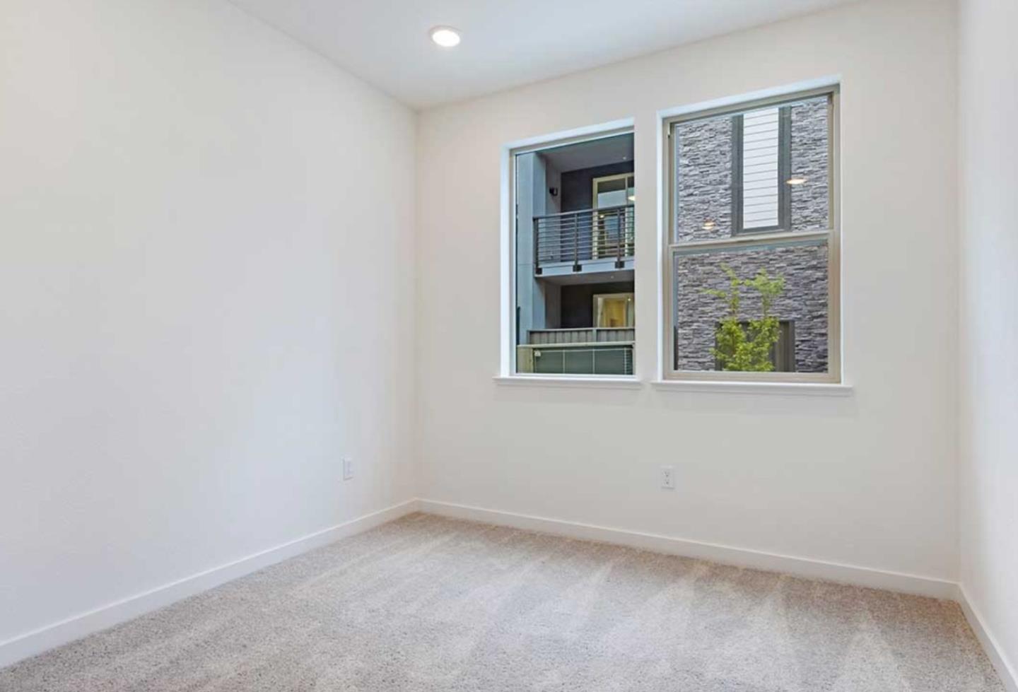 Detail Gallery Image 8 of 27 For 6694 Optimum Loop, San Jose,  CA 95119 - 3 Beds | 3/1 Baths