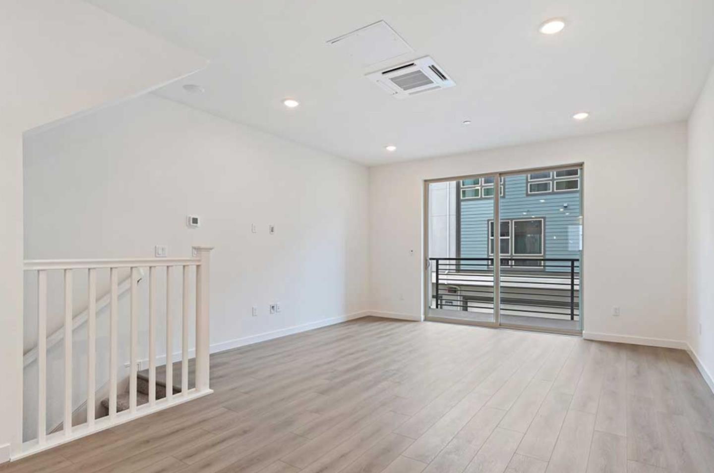 Detail Gallery Image 9 of 27 For 6694 Optimum Loop, San Jose,  CA 95119 - 3 Beds | 3/1 Baths