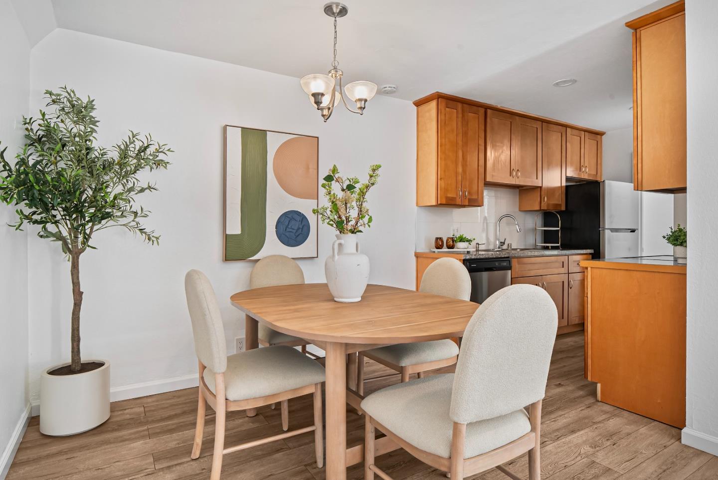 Detail Gallery Image 5 of 31 For 380 Auburn Way #10,  San Jose,  CA 95129 - 2 Beds | 1 Baths