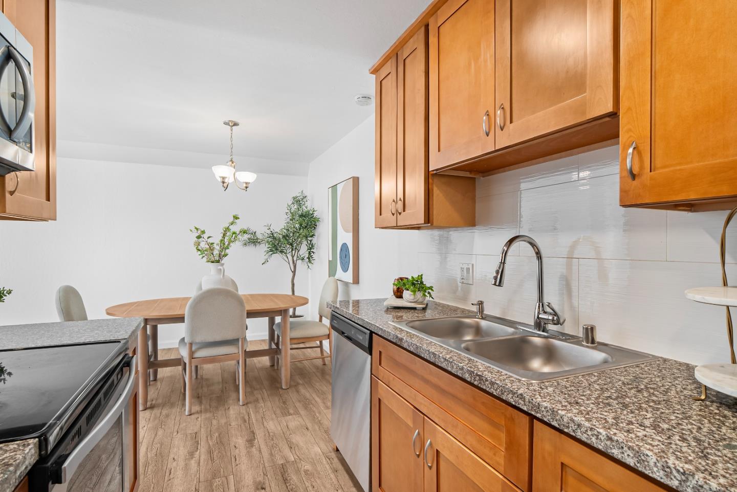 Detail Gallery Image 9 of 31 For 380 Auburn Way #10,  San Jose,  CA 95129 - 2 Beds | 1 Baths