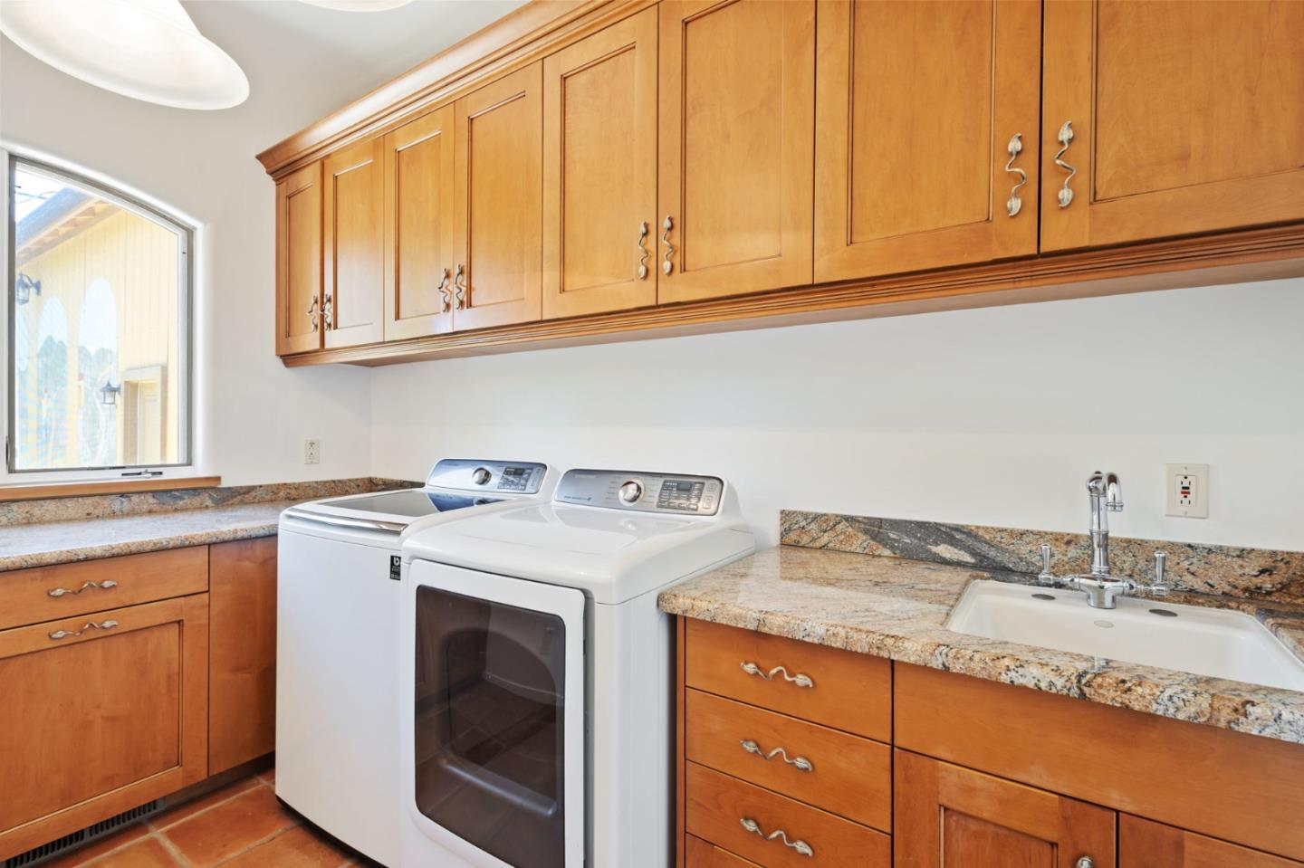 Detail Gallery Image 13 of 66 For 3303 Pope Ave, Sacramento,  CA 95821 - 3 Beds | 3 Baths