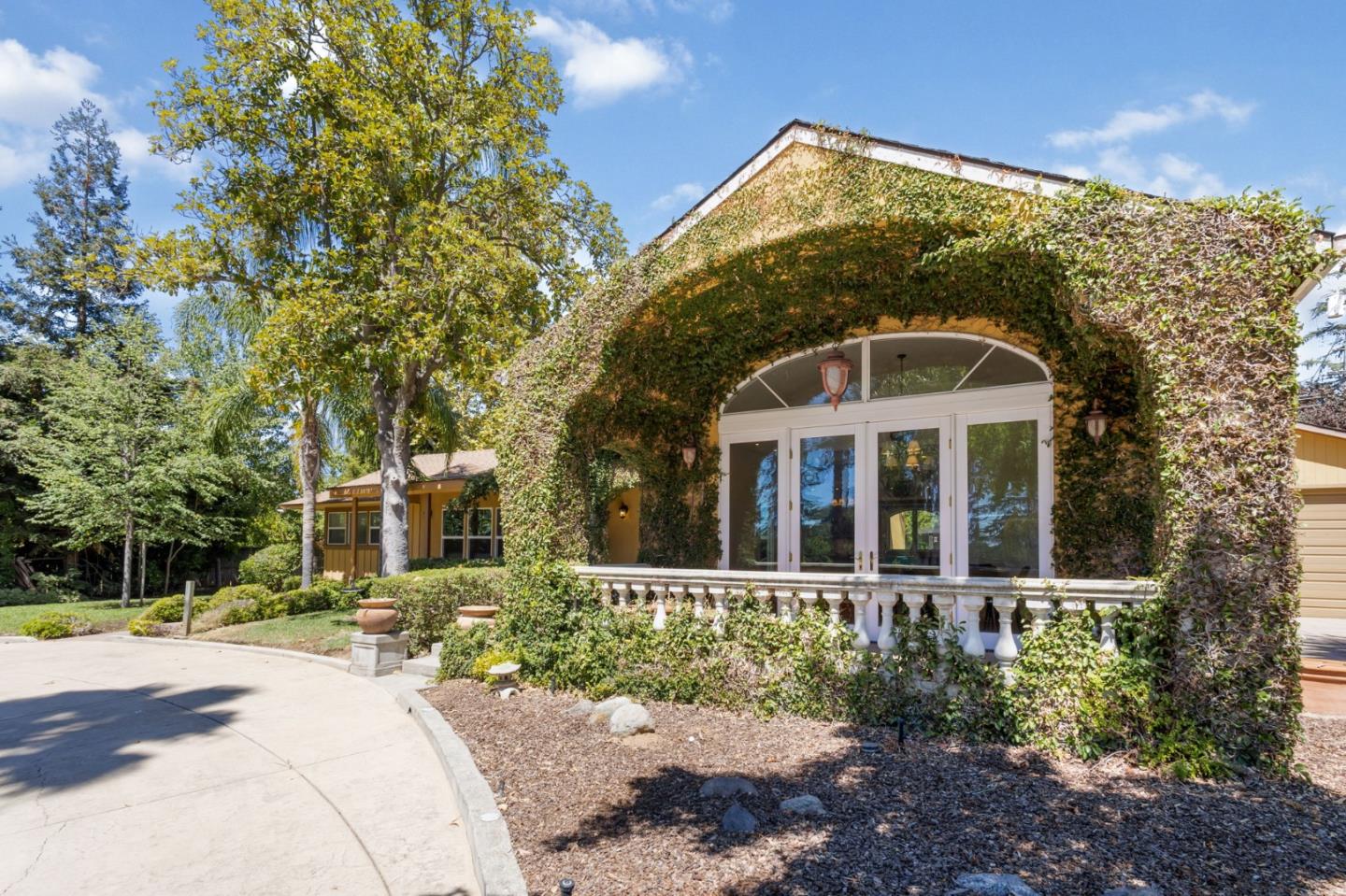 Detail Gallery Image 2 of 66 For 3303 Pope Ave, Sacramento,  CA 95821 - 3 Beds | 3 Baths