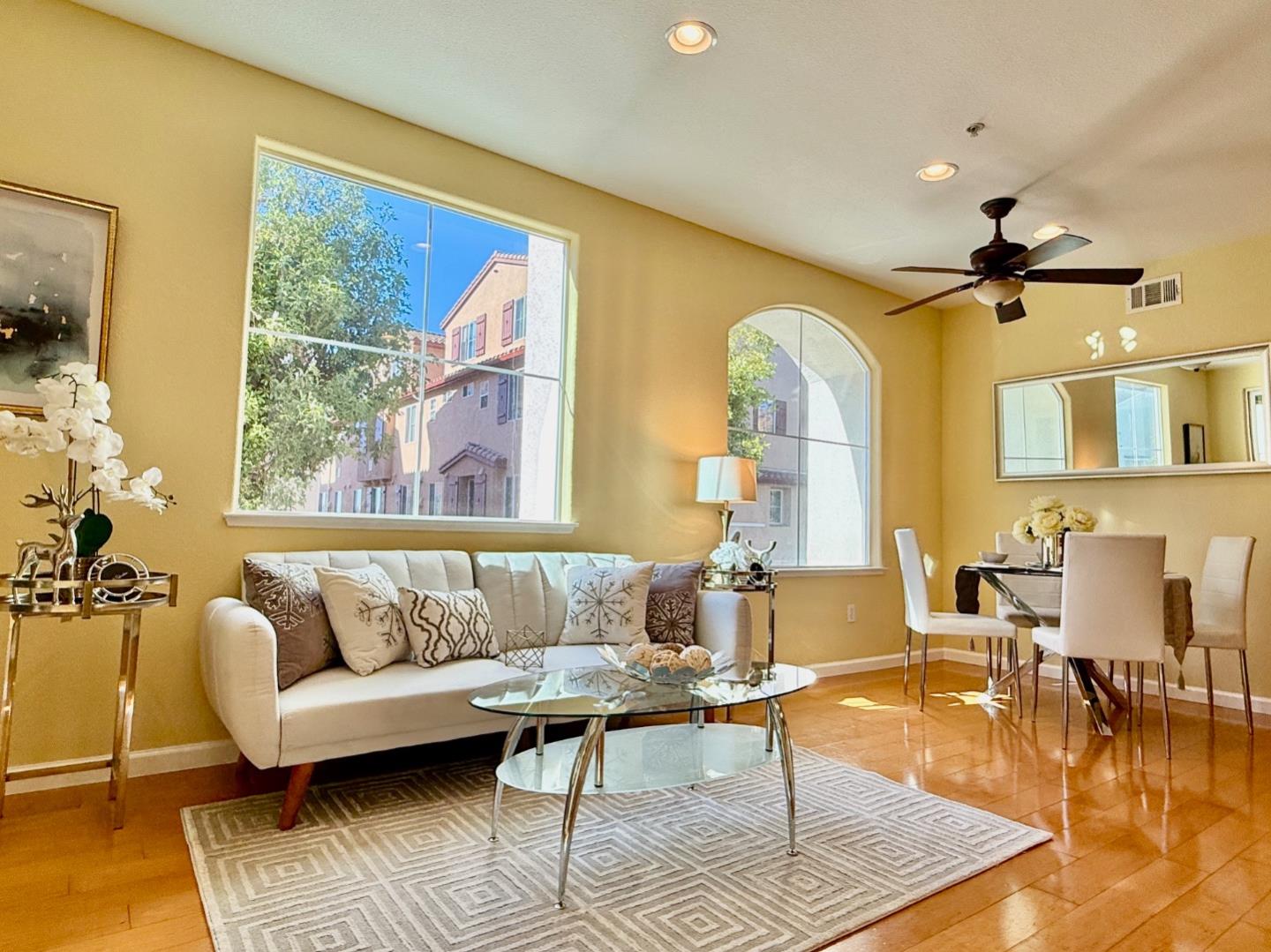 Detail Gallery Image 2 of 19 For 74 Parc Place Dr, Milpitas,  CA 95035 - 3 Beds | 2 Baths