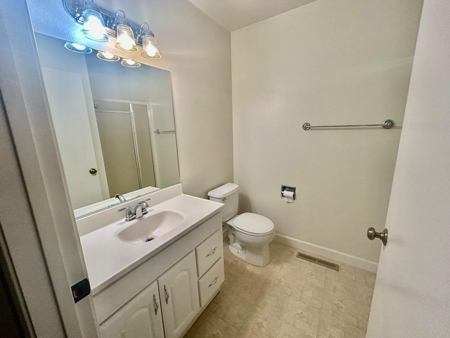 Detail Gallery Image 14 of 34 For 5138 Cribari Pl, San Jose,  CA 95135 - 2 Beds | 2 Baths