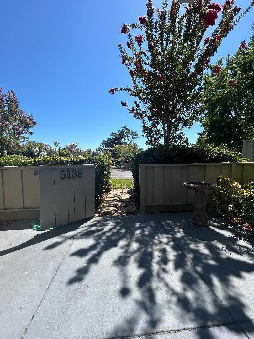 Detail Gallery Image 2 of 34 For 5138 Cribari Pl, San Jose,  CA 95135 - 2 Beds | 2 Baths