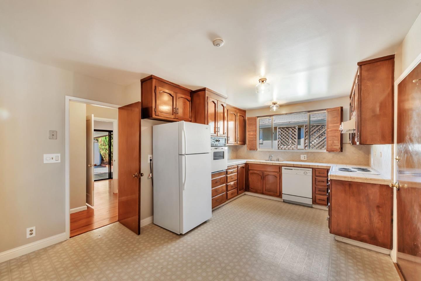 Detail Gallery Image 10 of 25 For 2444 Fernwood Ave, San Jose,  CA 95128 - 3 Beds | 1 Baths