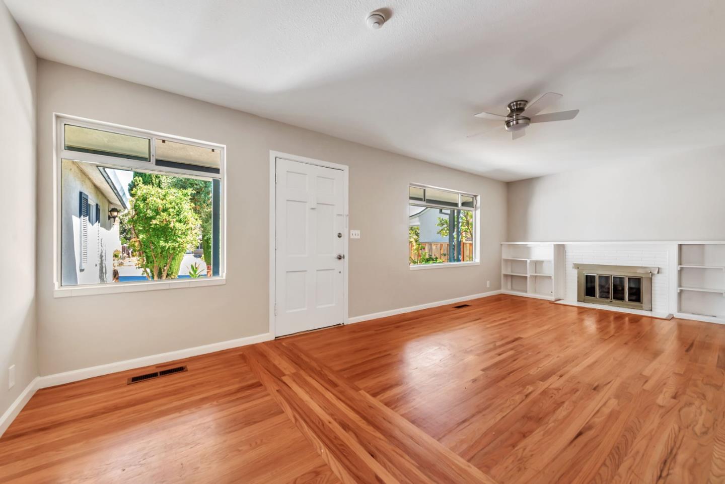 Detail Gallery Image 5 of 25 For 2444 Fernwood Ave, San Jose,  CA 95128 - 3 Beds | 1 Baths