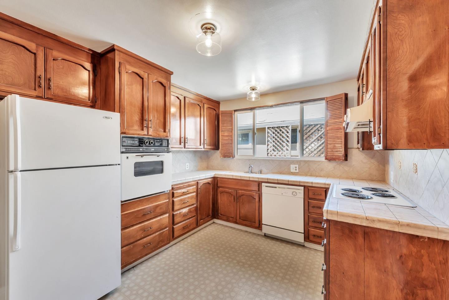 Detail Gallery Image 7 of 25 For 2444 Fernwood Ave, San Jose,  CA 95128 - 3 Beds | 1 Baths