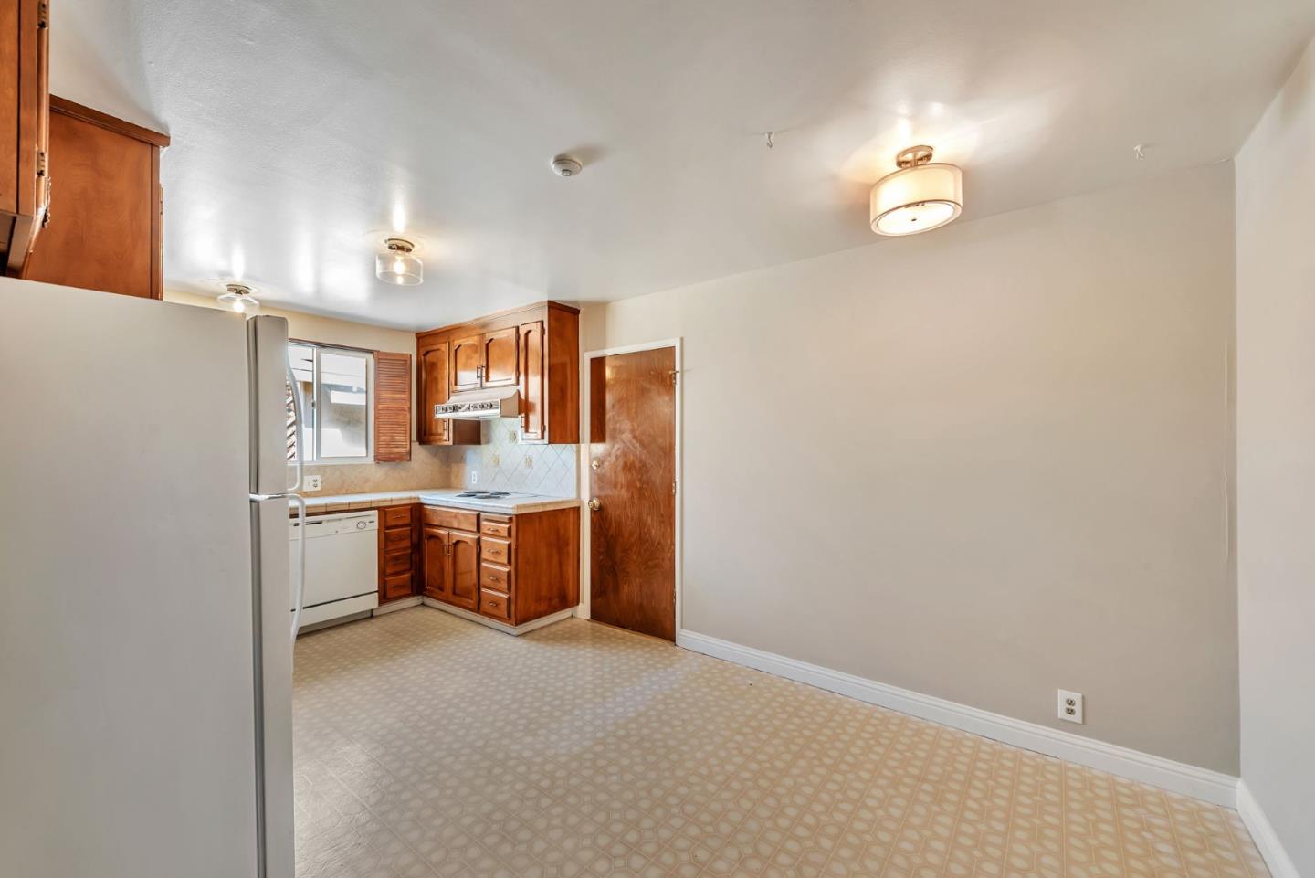 Detail Gallery Image 9 of 25 For 2444 Fernwood Ave, San Jose,  CA 95128 - 3 Beds | 1 Baths