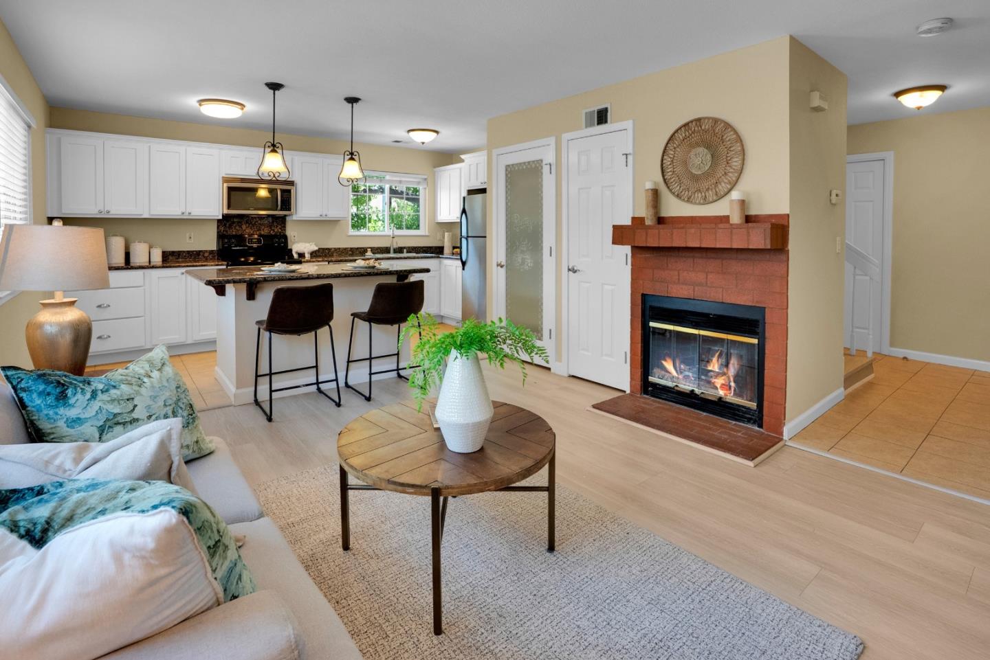 Detail Gallery Image 5 of 39 For 1461 Main St #1,  Santa Clara,  CA 95050 - 2 Beds | 2 Baths